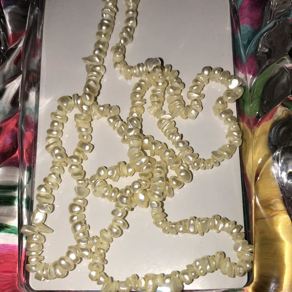 Cream Beaded Necklace with Timeless Style